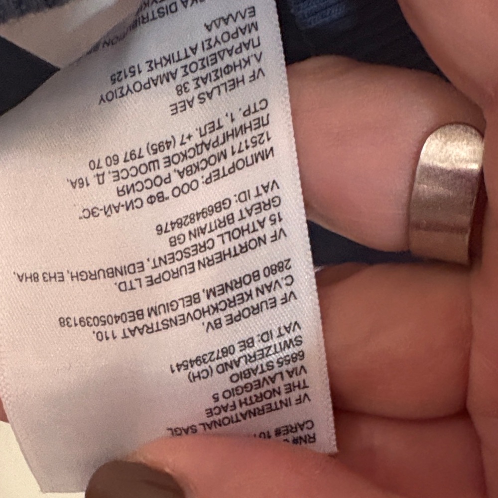 The North Face Men's Navy Crewneck with Desert Graphic - Picture 9 of 9